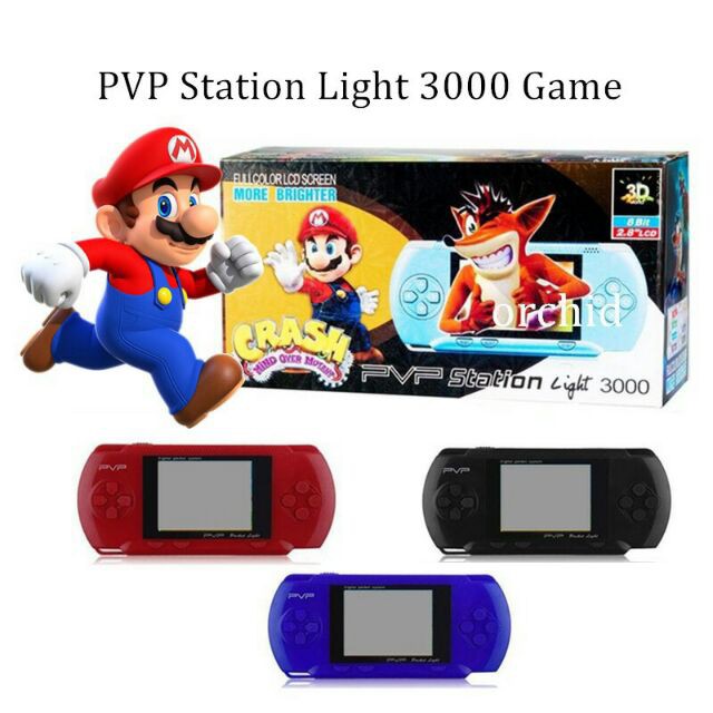 DĚTSKÁ HERNÍ KONZOLE - PVP light 3000 (Chcete si zavzpomínat na své dětství nebo zabavit své děti na dlouhé hodiny? Pak je tato kapesní herní konzole to pravé pro vás. Najdete tam hry typu Contra, Mario, Binary land, Tanky, Crash a spoustu dalších her. )